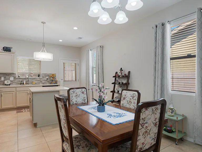 281 Zuni River Cir SW — Photo 5