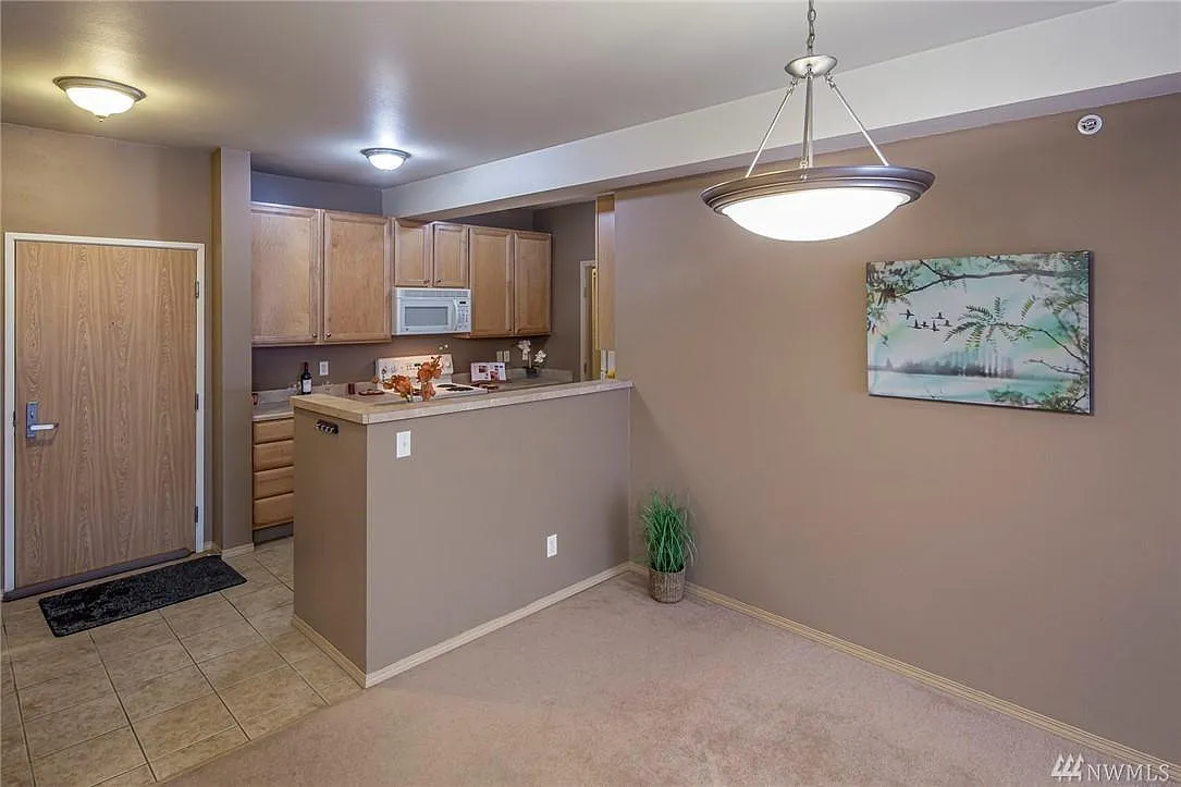 512 Darby Dr — Photo 3