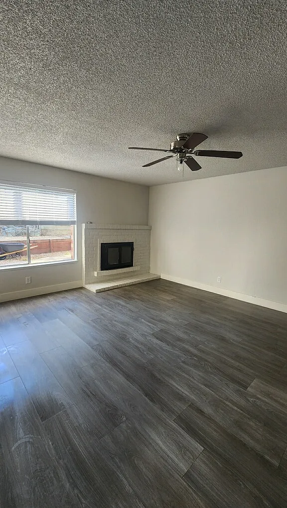 4 bed, 1679 sqft, $2,900 — Photo 2