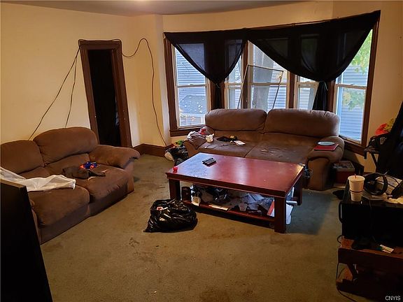 5th image of 140 Groton Ave