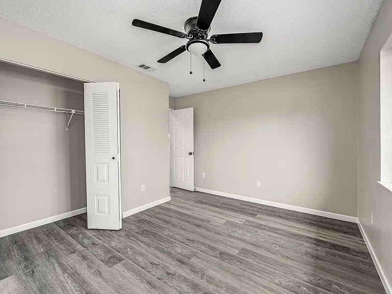 1430 Valerius St SE — Photo 17