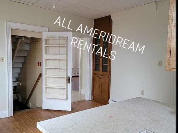 3rd image of 117 W Park Ave