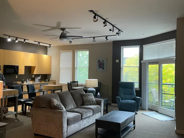 1425 NE 61st Ave APT 308, Hillsboro, OR 97124