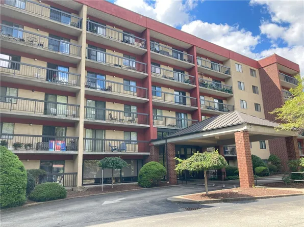 1987 Centurion Dr APT 408, Pittsburgh, PA 15221