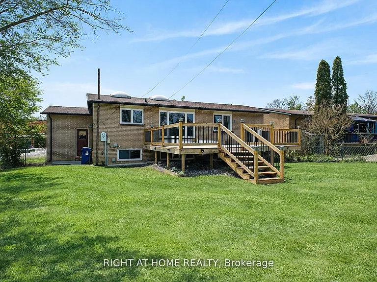 30 Ptarmigan Cres — Photo 9