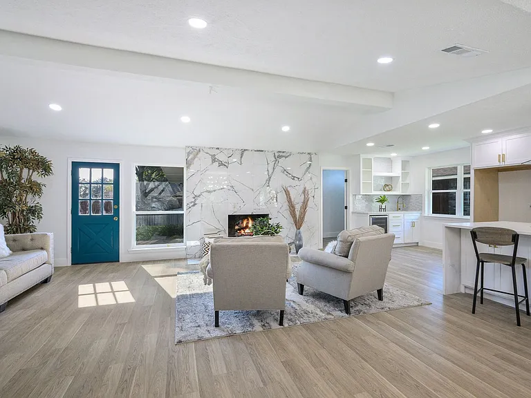 2400 Bengal Ln — Photo 13