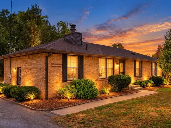 136 Creekwood Ln, Hendersonville, TN 37075
