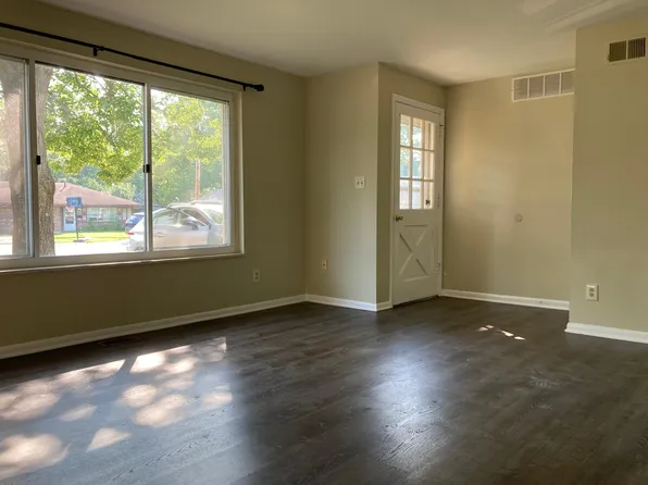 1121 Cambridge Ct, New Carlisle, OH 45344