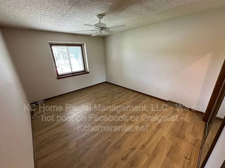6251 Rene St — Photo 27