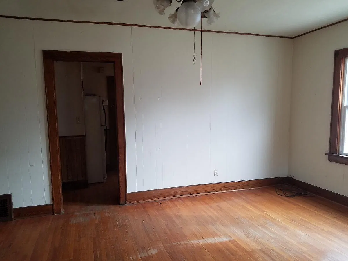 2 bed, 930 sqft, $825 — Photo 2
