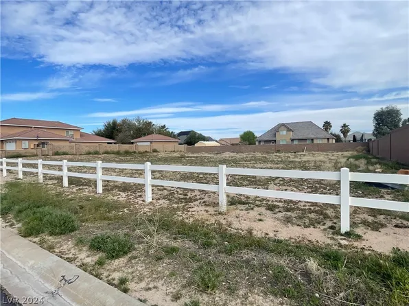 1440 Lake Valley Dr, Moapa Valley, NV 89021