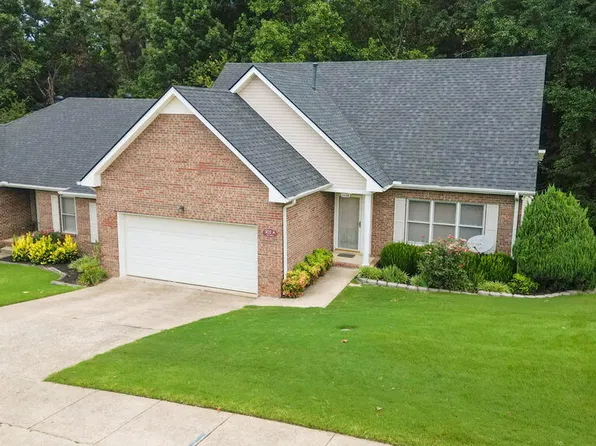 302A Paris Harbor Dr, Paris, TN 38242