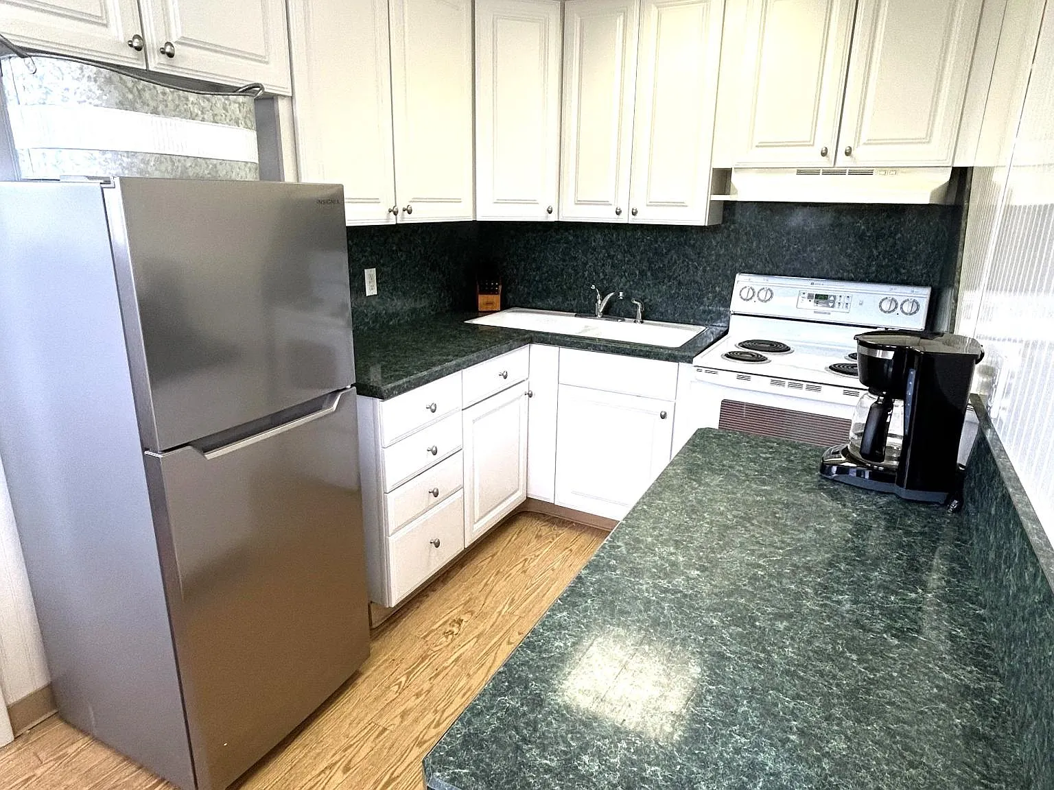 Studio, 650 sqft, $2,700 — Photo 4