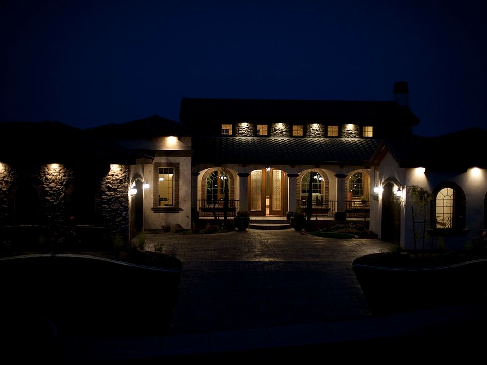 2nd image of 1602 Lucca Ln