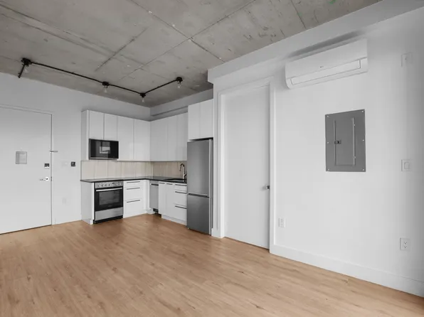 815 Flatbush Avenue image 1 of 21