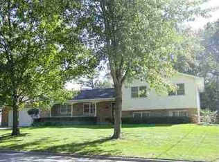 84 River Ridge Rd, Cedar Falls, IA 50613