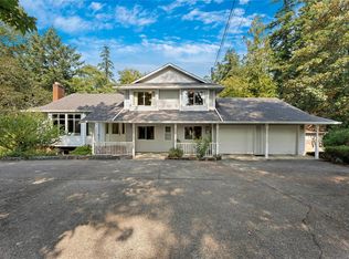 722 Miller Ave, Saanich, BC V8Z 3C8