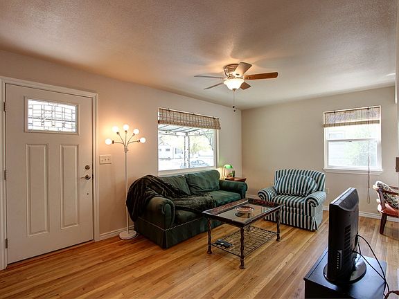 5th image of 2631 S Hooker St