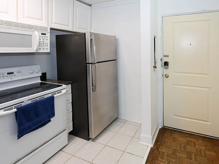 300 Peachtree St NE #23C — Photo 5
