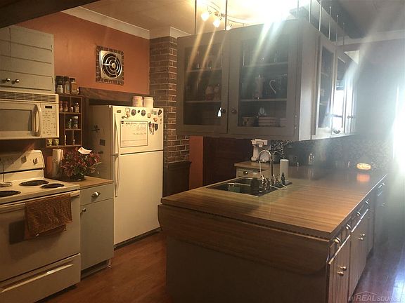 3rd image of 171 North Ave