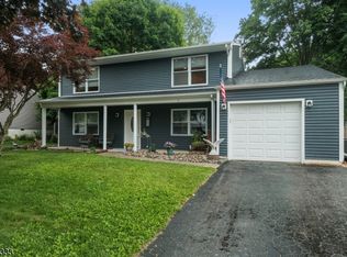 5 Brownstone Pl, Flanders, NJ 07836