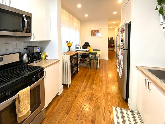 4th image of 4547 N Albany Ave APT 3