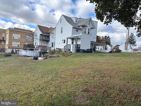 4th image of 234 W Frack St