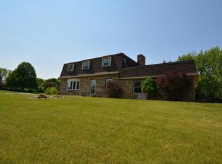 W308S10521 Green Hill Ct N, Mukwonago, WI 53149