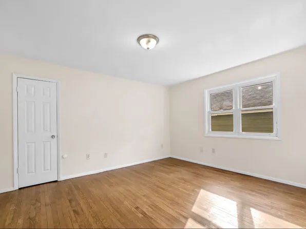 349 Gorge Road image 3 of 9