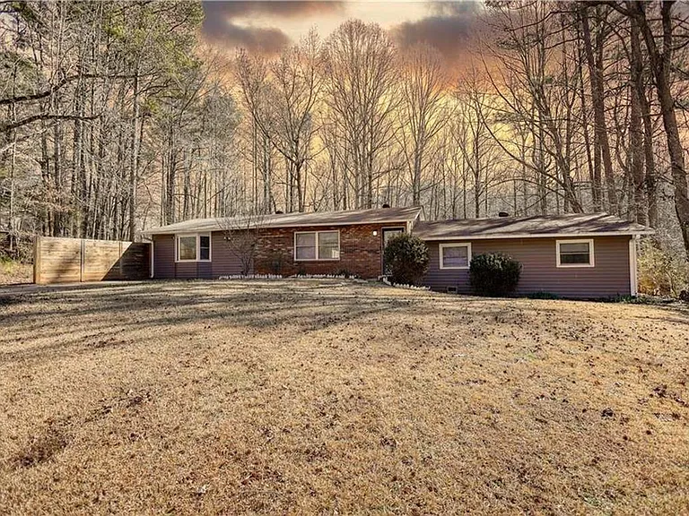 115 Hollybrook Rd — Photo 1