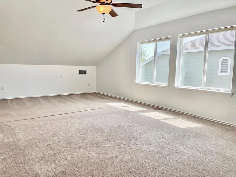 5373 Hartson — Photo 23