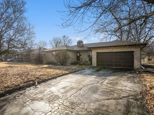 1124 W Hawkins St, Kankakee, IL 60901