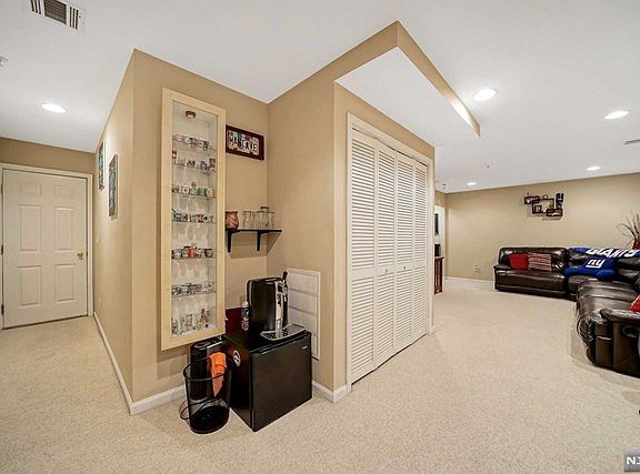 4th image of 107 Mountainside Dr