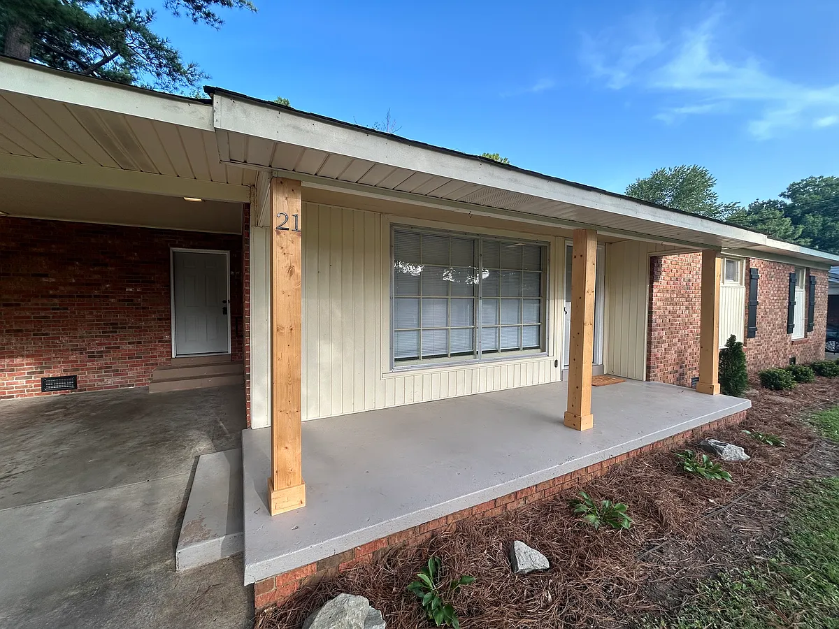 Building Photo - 21 Robin Hood Ln