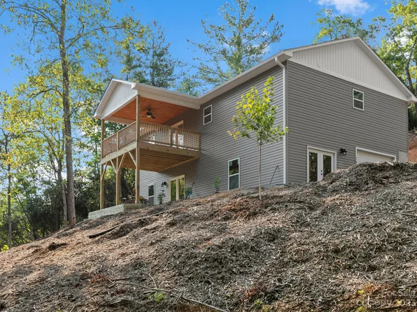 61 Carroll Mountain Dr, Horse Shoe, NC 28742