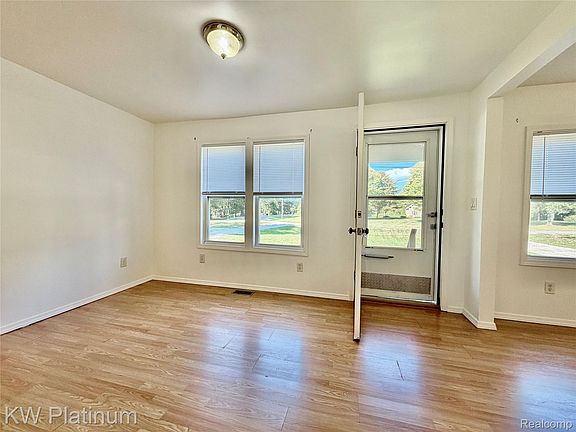 2nd image of 6493 Benoit Rd
