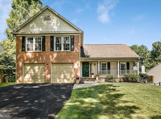 20408 Oak Bluff Dr, Montgomery Village, MD 20886