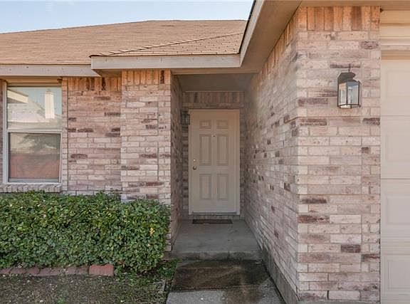 2nd image of 3432 Quannah Dr