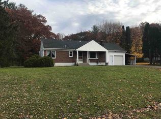 17 Maybrook Dr, Glenville, NY 12302