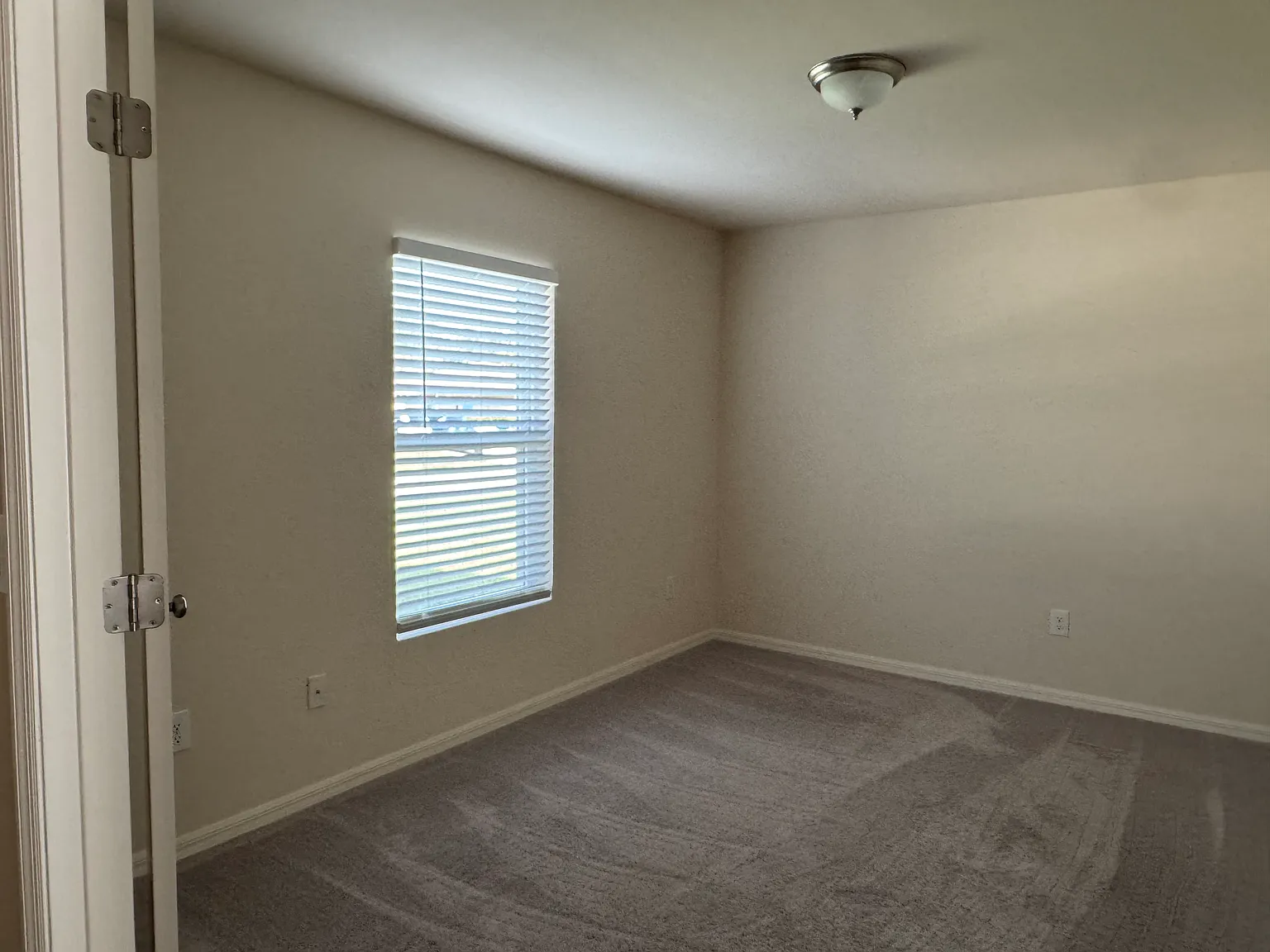 1271 S McDuff St — Photo 4