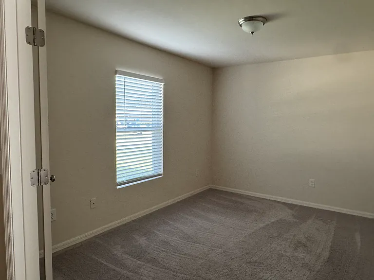 1271 S McDuff St — Photo 4