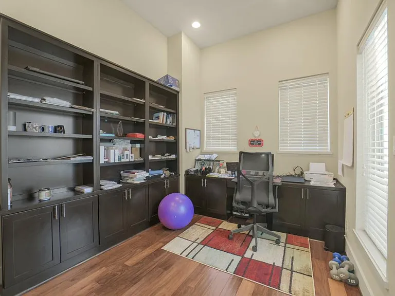 5425A Hidalgo St — Photo 36
