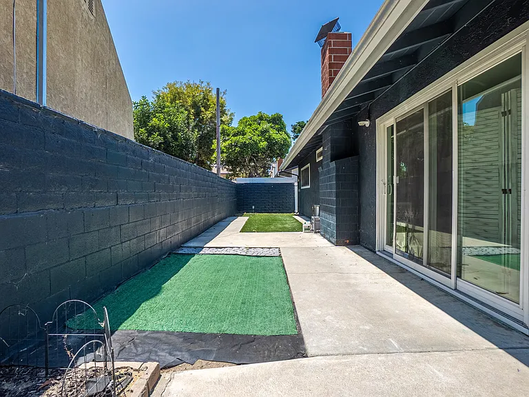 15634 Wharff Ln — Photo 32