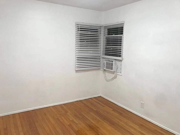 3rd image of 2453 Silver Lake Blvd
