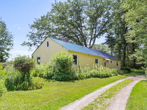 11 Squanto Rd, Lanesboro, MA 01237