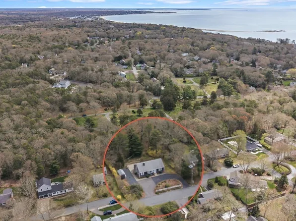 84 Hinckley Cir, Barnstable, MA 02630