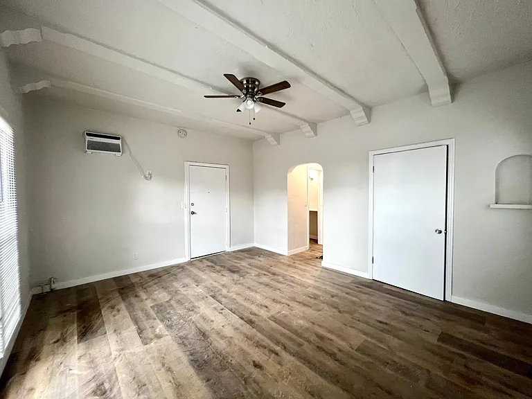 5623 Virginia Ave #201 — Photo 2
