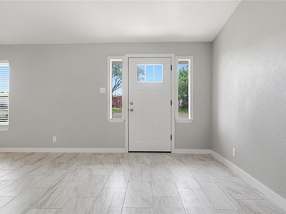5th image of 103 Magnolia Pl