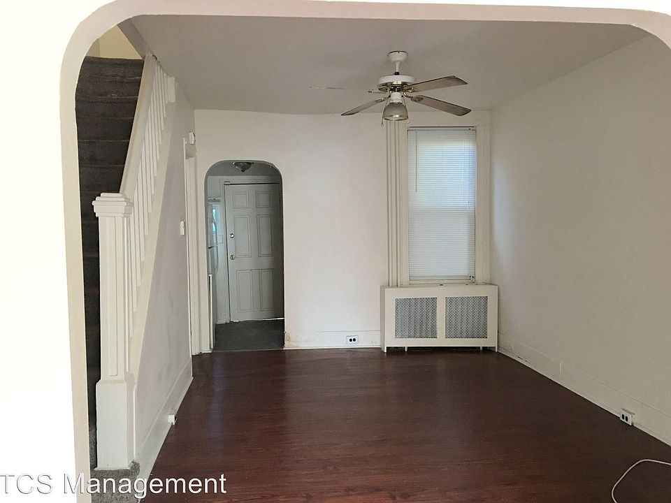 2nd image of 451 E Mechanic St