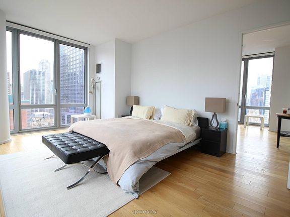 4th image of 310 W 52nd St APT 40A